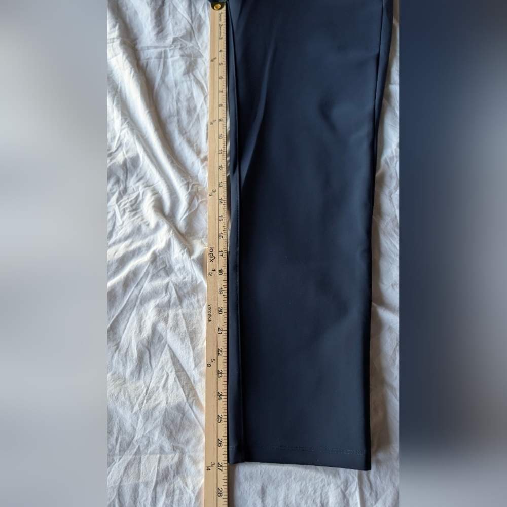 Lululemon On The Move Pant *Lightweight True Navy 💙 color Size 8 Inseam 27" - Picture 10 of 15